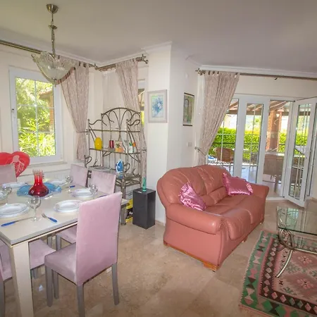 Kelebek Villa, Oezel Havuzlu, 别墅 *